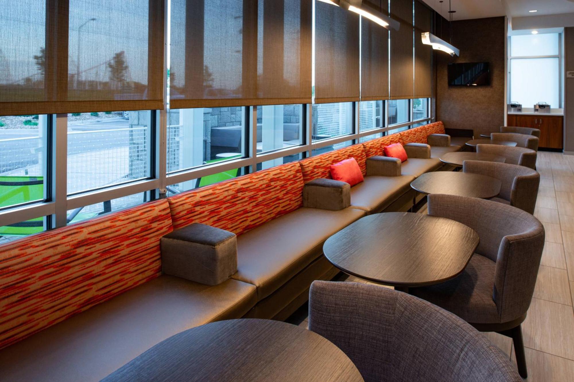 Springhill Suites By Marriott Kansas City Northeast Eksteriør bilde